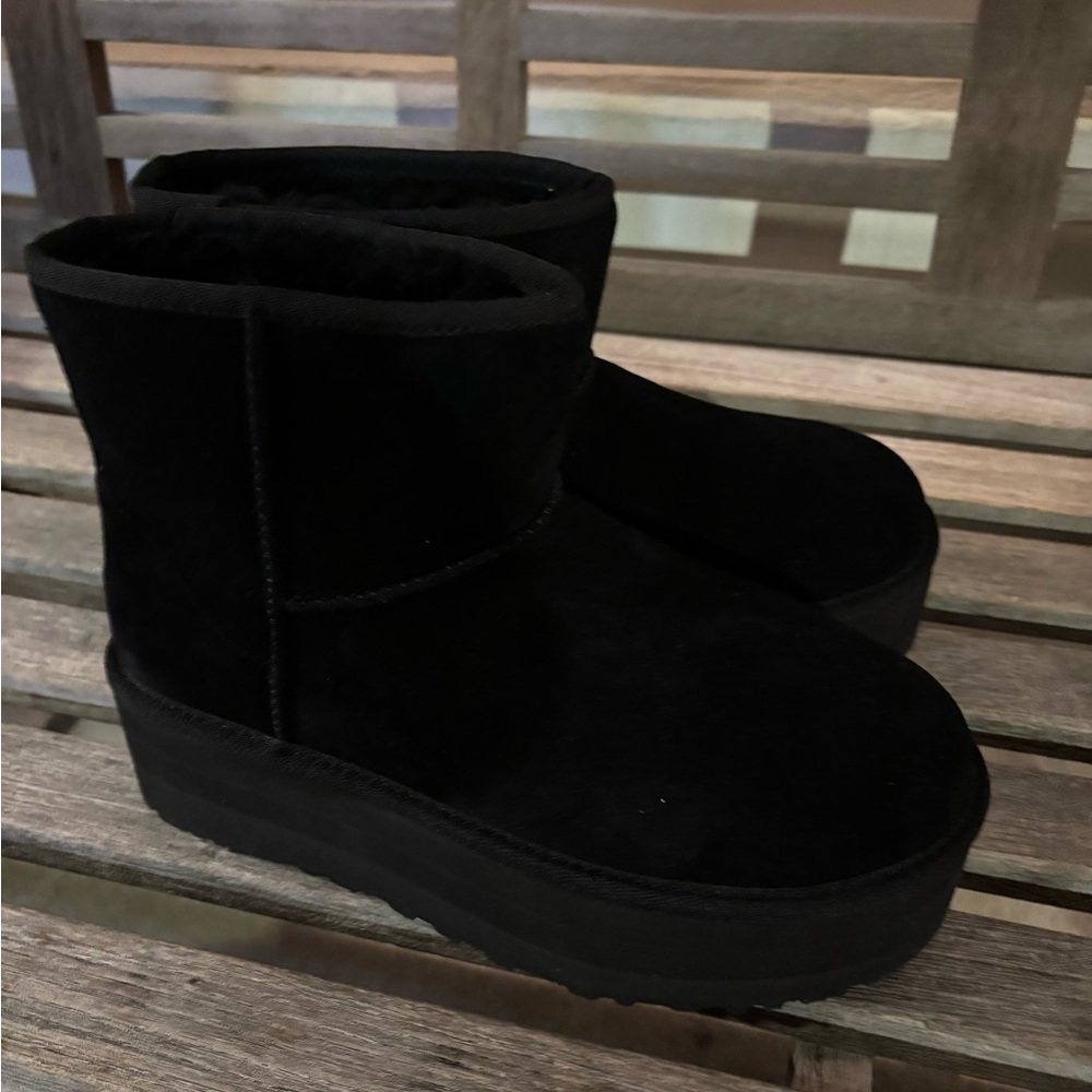 Authentic UGG Classic mini Platform Boots Black Size 9 New - Picture 5 of 9